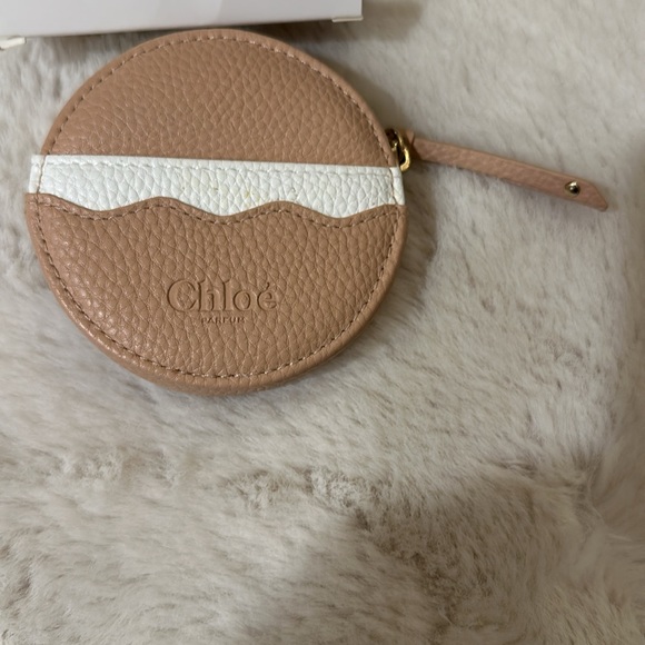New in
Box.  Coin purse - Picture 2 of 3